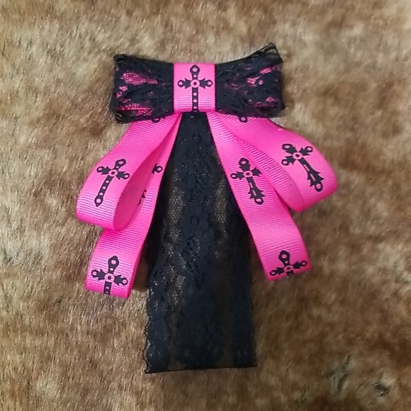Handmade pink and black bow tie - Picture 3 of 4